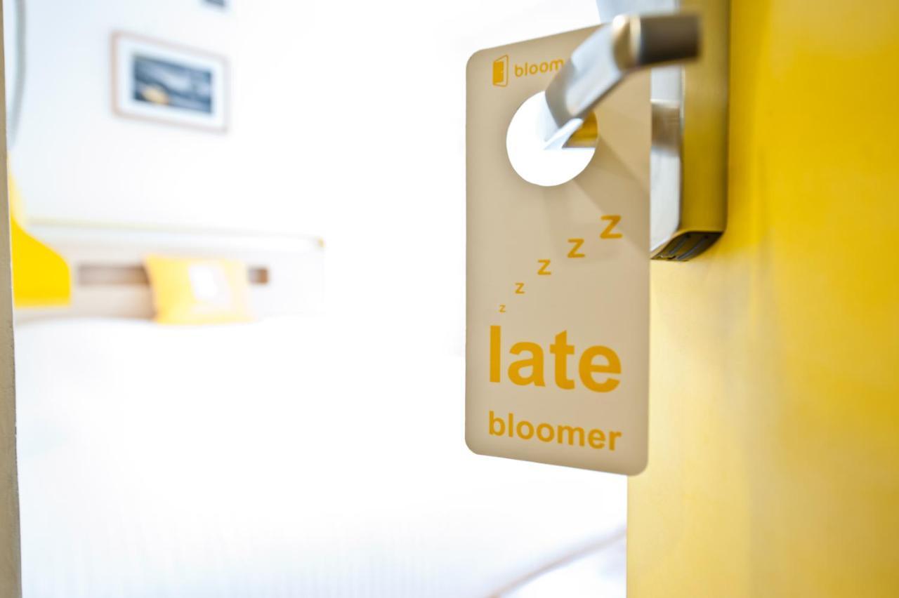 Bloom Hotel - Juhu Βομβάη Εξωτερικό φωτογραφία