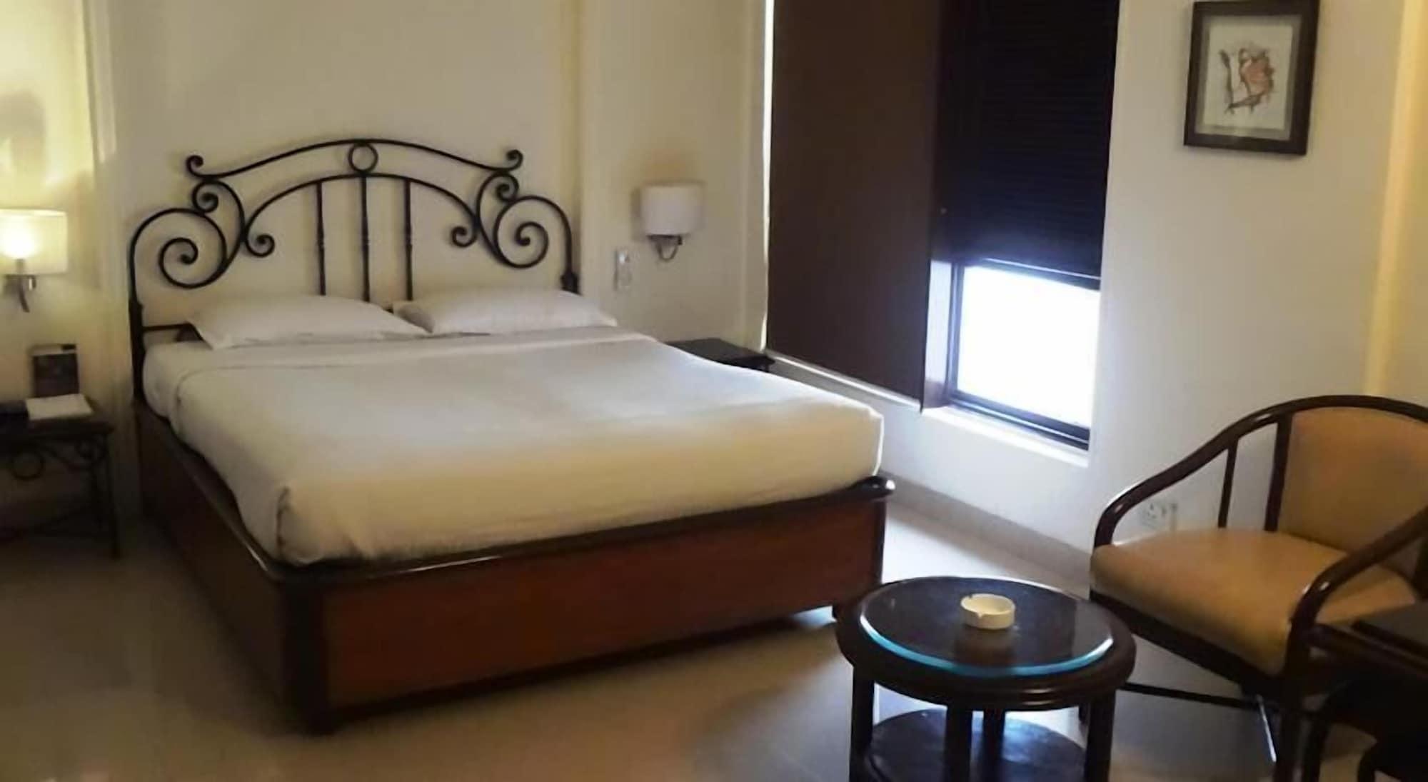 Bloom Hotel - Juhu Βομβάη Εξωτερικό φωτογραφία