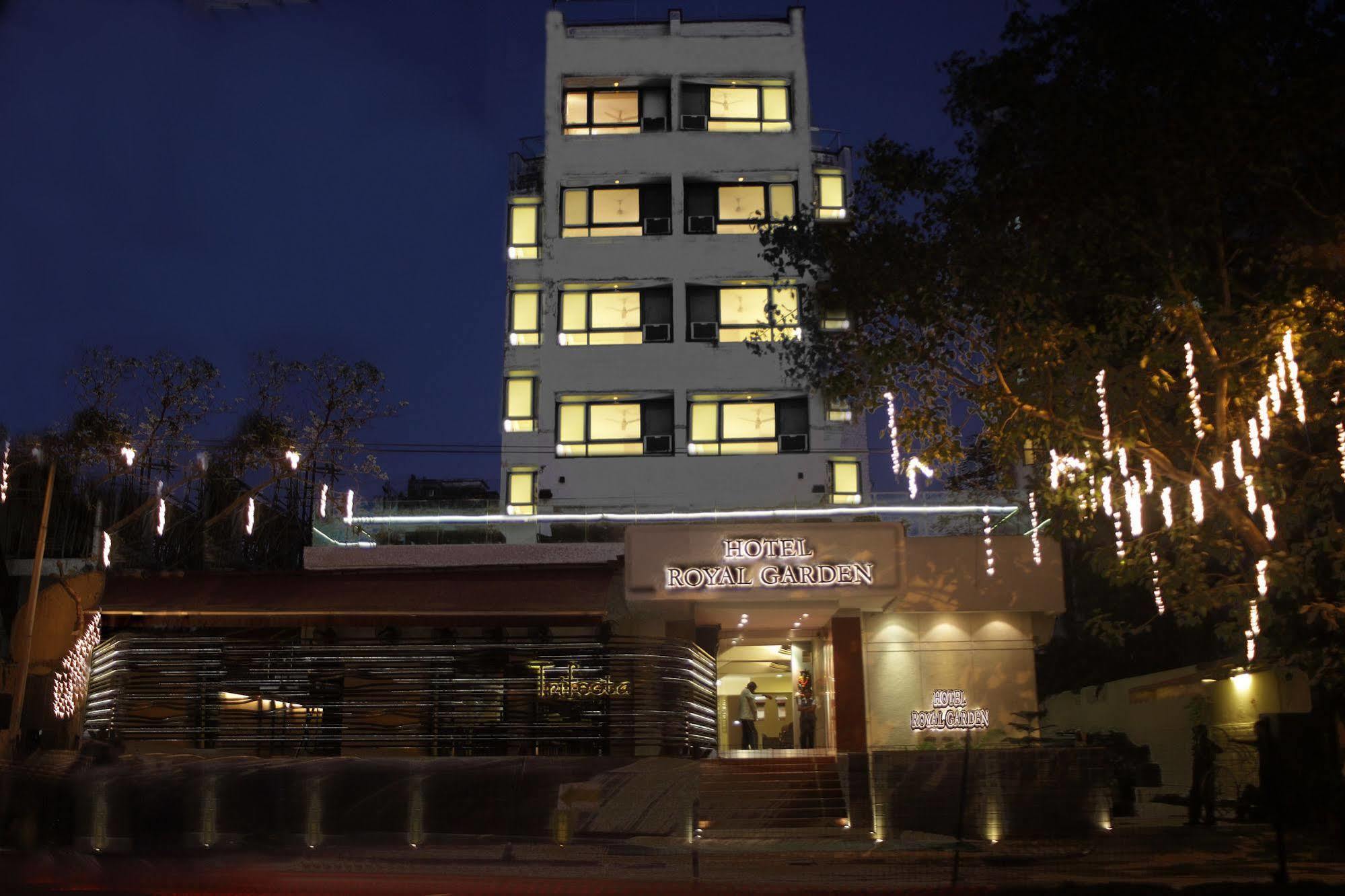 Bloom Hotel - Juhu Βομβάη Εξωτερικό φωτογραφία